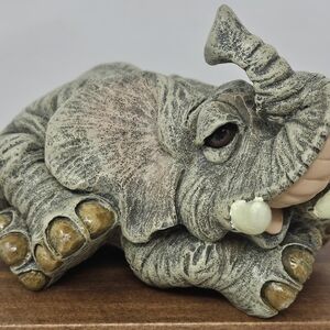 Vintage 1998 Sealmark Elephant figurine
